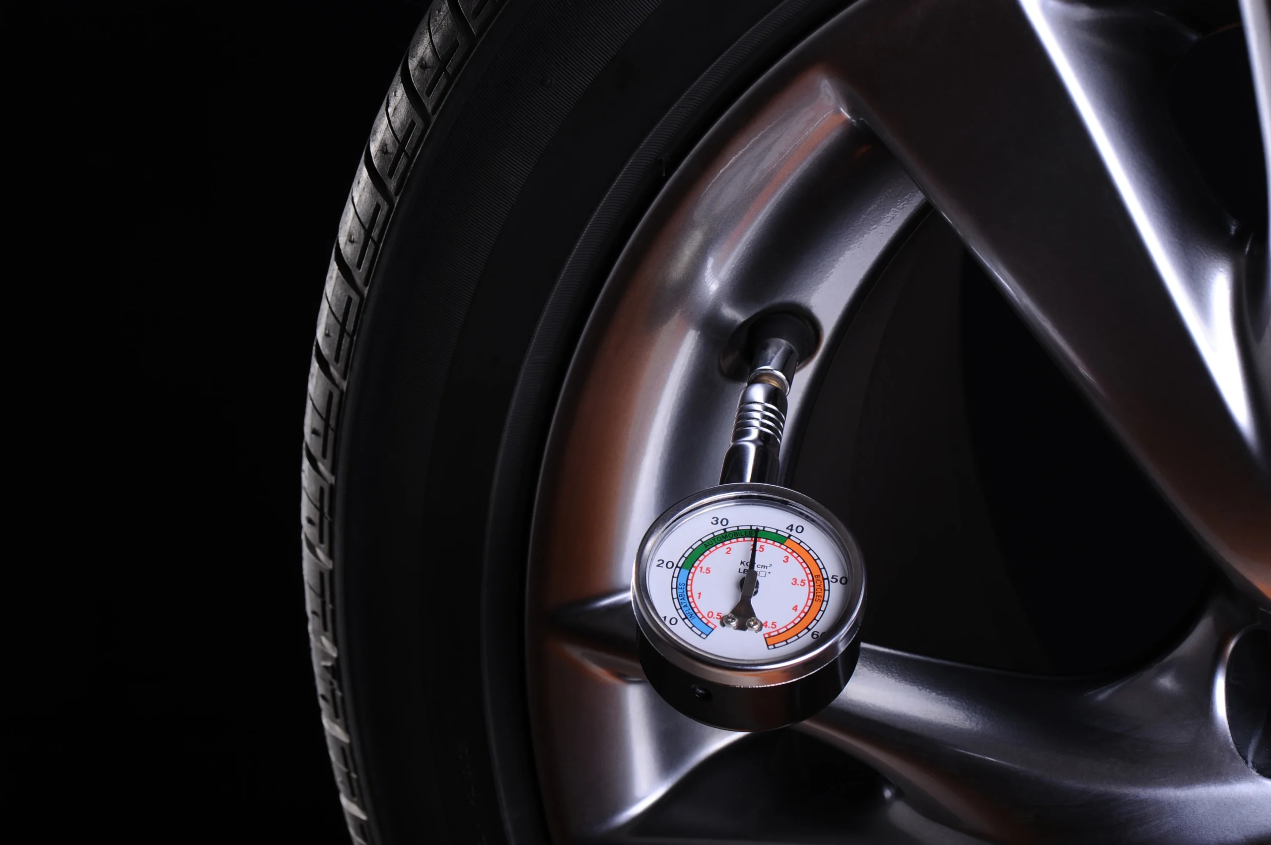 What Should the Tire Pressure of an Electric Car Be Like in Winter?